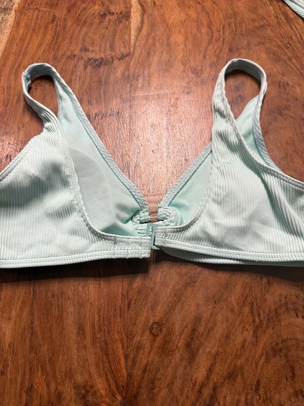Roxy bikini size large. Mint green. Top and bottoms are both a large. - Picture 7 of 8